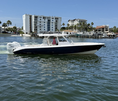 2022 Everglades Center Console