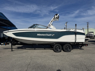 2026 Mastercraft XT24