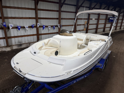 2003 Glastron DX215 Deck Boat & 220HP 5.0L Volvo/Penta with Tandem Axle Trailer