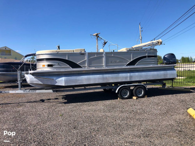 2019 Sylvan Mirage 8522 LE