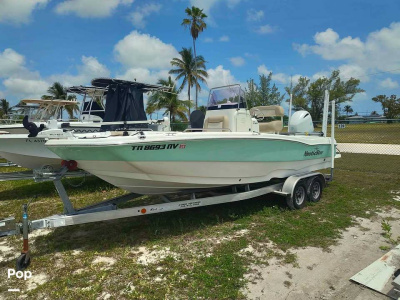 2021 Nautic Star 211 hybrid
