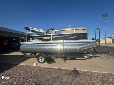 2025 Sun Tracker 16 Party Barge