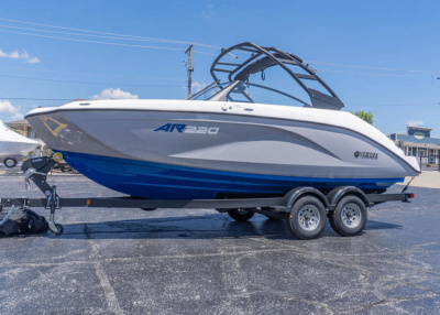 2026 Yamaha AR220