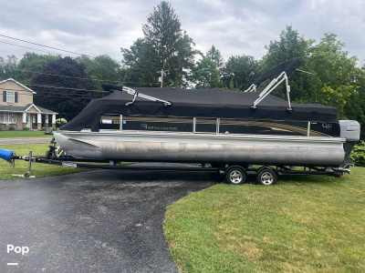 2008 Bennington 2575 QXI tritoon