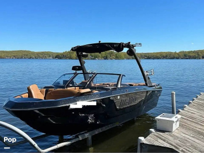 2022 Malibu 21 LX