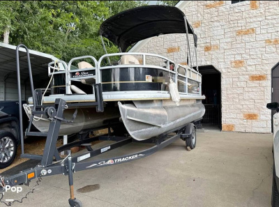 2022 Sun Tracker Bass Buggy 16 XL