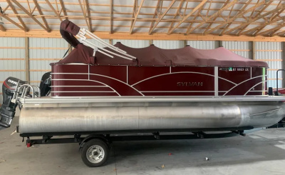 2019 Sylvan Mirage 820 Cruise