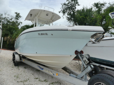 2017 Century 2600 Center Console