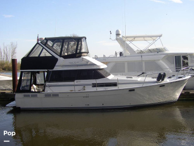 1990 Bayliner 3888