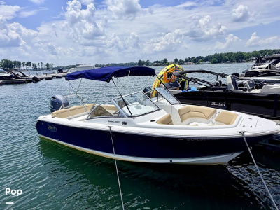 2017 Sea Hunt Escape 211 LE