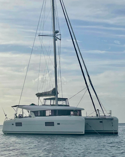 2027 Lagoon 42