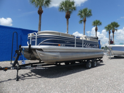 2022 Sun Tracker Party Barge® 22 XP3