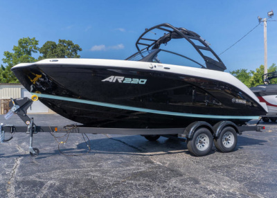 2026 Yamaha AR220