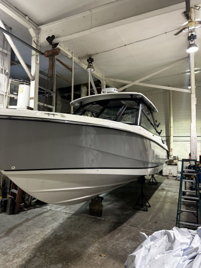 2026 Boston Whaler 330 VANTAGE