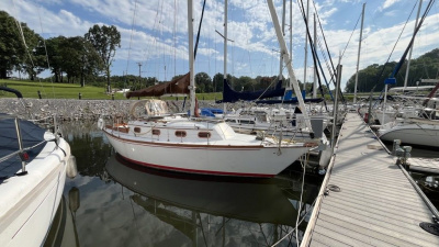 1984 Cape Dory 270