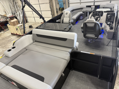 2026 Princecraft Vectra 21 RL Swingback SS Pontoon & Mercury 4-Stroke EFI