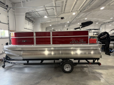 2026 Sun Tracker Party Barge® 16 DLX