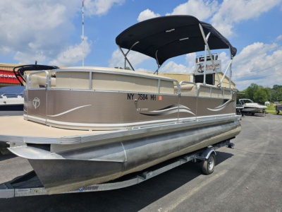 2011 Tahoe LT Cruise 2100 Pontoon w/50HP 134hrs and New Trailer