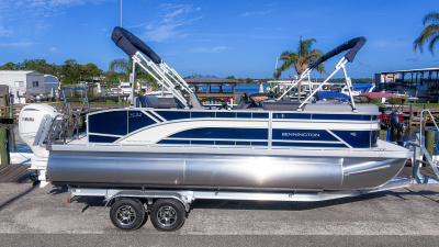 2027 Bennington 22 S SWINGBACK