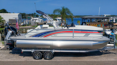 2027 Bennington 22 M SWINGBACK