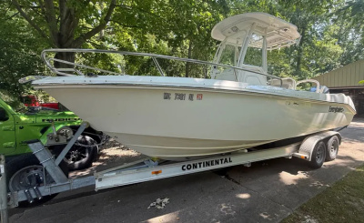 2011 Everglades 230 Center Console