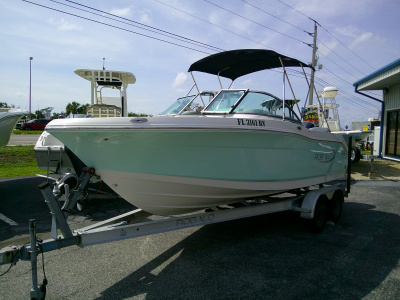 2019 Robalo R207 Dual Console