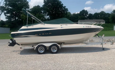 2000 Maxum 2300 SC