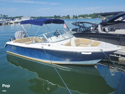 2017 Sea Hunt Escape 211 LE