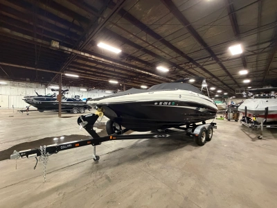 2012 Sea Ray 220 SD