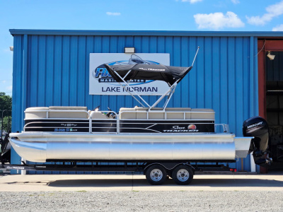 2018 Sun Tracker PARTY BARGE® 22 XP3