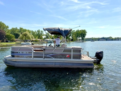 2015 Tracker PARTY BARGE 20