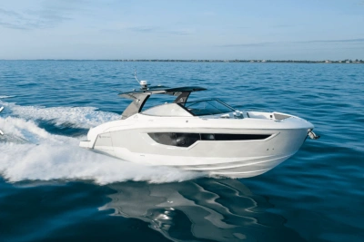 2026 Cruisers 38 GLS Outboard