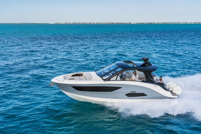 2026 Sea Ray Sundancer 370 Outboard