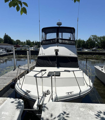 1982 Carver 3607 Aft Cabin