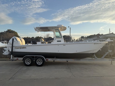 2023 Everglades Center Console