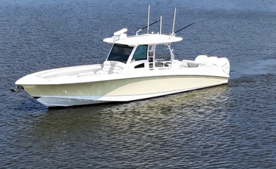 2015 Boston Whaler 370 Outrage