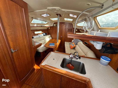2002 Hunter 326 Cruiser