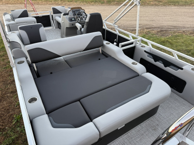 2027 Tahoe Sport 2180 Swingback VRB & Honda 4-Stroke EFI