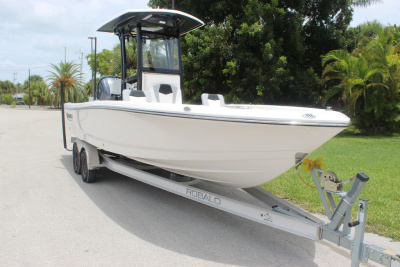 2022 Robalo 246 CAYMEN