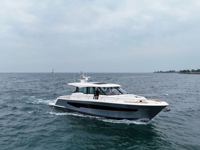 2027 Tiara EX60