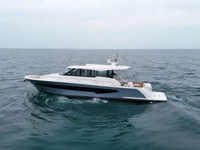 2027 Tiara EX60