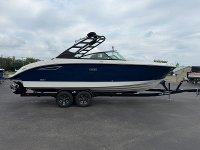 2025 Sea Ray SDX 270