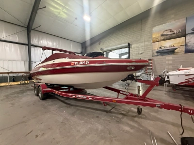 2005 Glastron GX 235