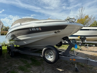 2017 Crownline E4
