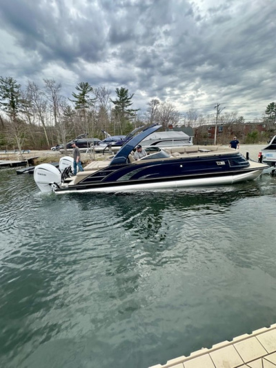 2024 Bennington QX Series 30