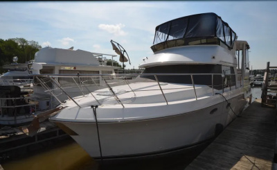2001 Carver 406 Motor Yacht