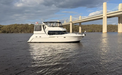 2000 Carver 406 Aft Cabin Motor Yacht