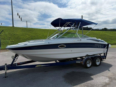2004 Crownline 240 EX