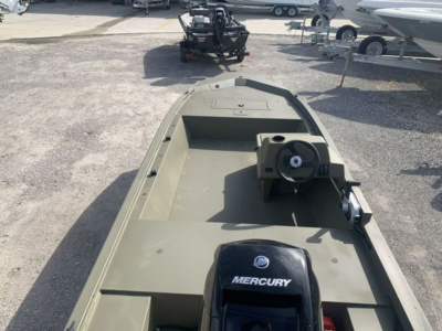 2024 Tracker Grizzly®