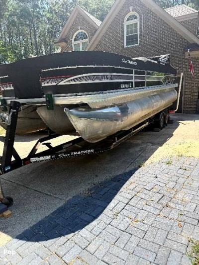 2015 Sun Tracker 24 DXL fishing barge XP3